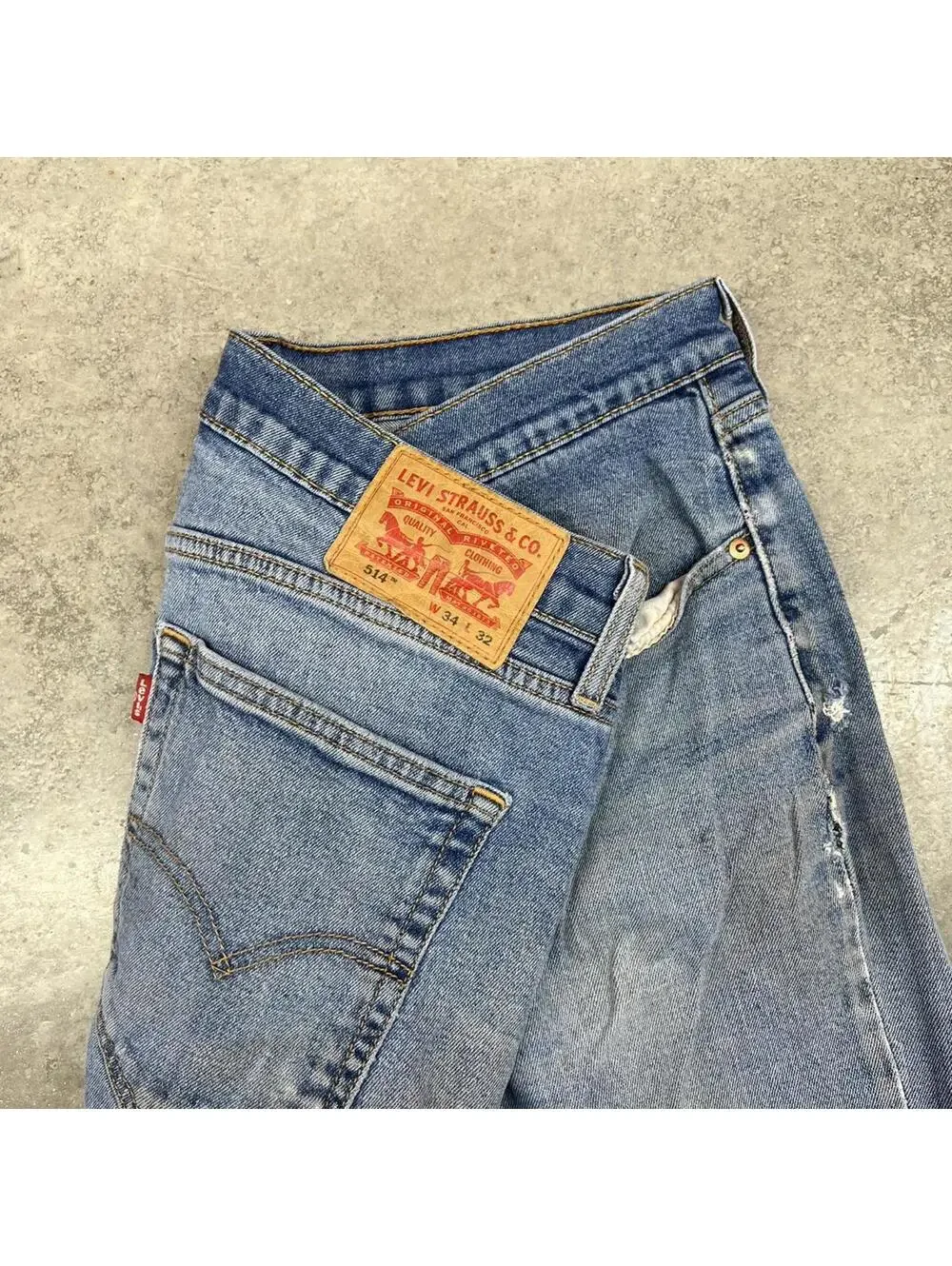 vintage levis 514 straight leg faded blue jeans size 34 x 32